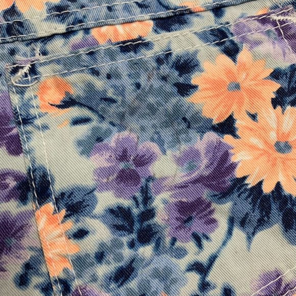 Vintage Floral High Rise Denim Shorts 28 Blue Lace Trim Pockets Belt Loops Zip - Picture 4 of 5